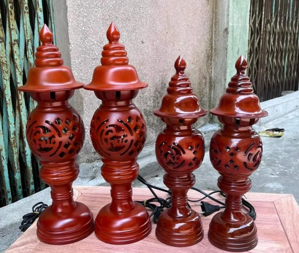Cặp Đèn thờ quả dứa.png